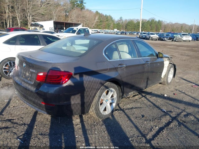 2012 BMW 528I WBAXH5C54CDW08836 Photo 3