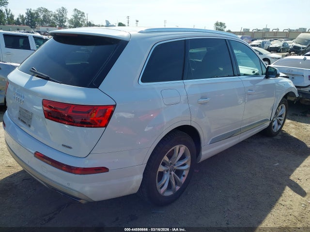 44598666 :رقم المزاد ، WA1AHAF7XHD037210 vin ، 2017 Audi Q7 2.0t Premium مزاد بيع