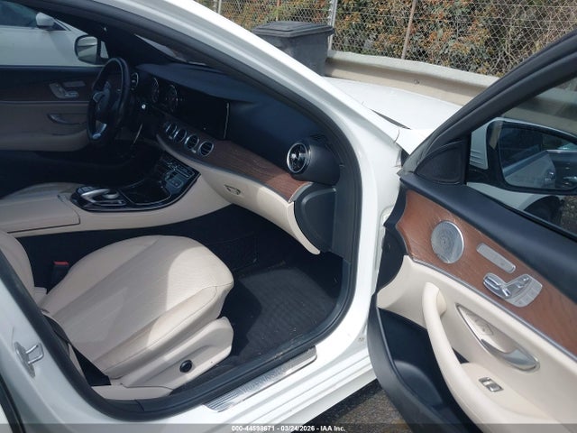 2017 MERCEDES-BENZ E 300 WDDZF4JB3HA018551 Photo 4