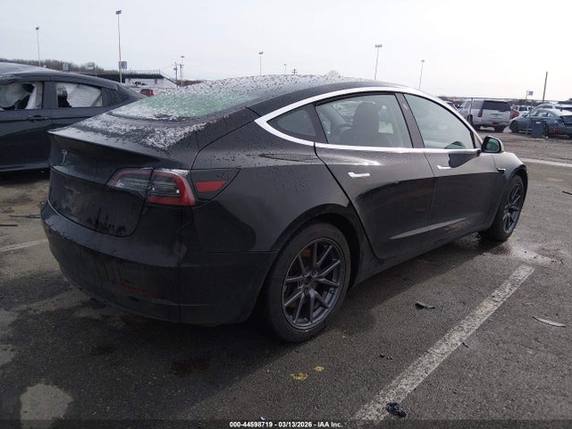 Продажа на аукционе авто 2018 Tesla Model 3 Long Range/mid Range, vin: 5YJ3E1EAXJF152456, номер лота: 44598719