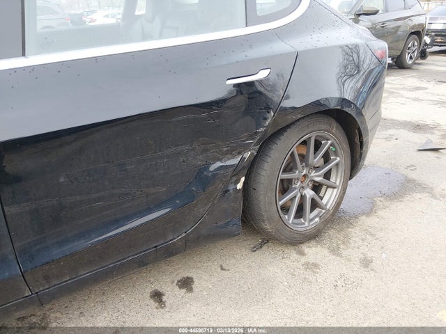 Продажа на аукционе авто 2018 Tesla Model 3 Long Range/mid Range, vin: 5YJ3E1EAXJF152456, номер лота: 44598719