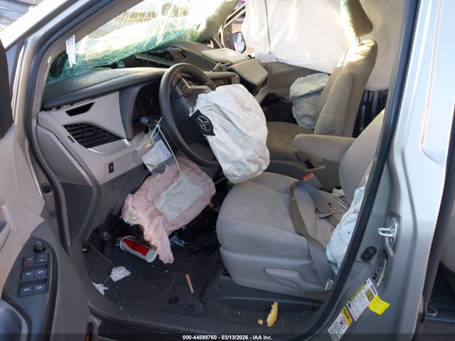 5TDZZ3DC6HS848735 Toyota Sienna L 7 Passenger