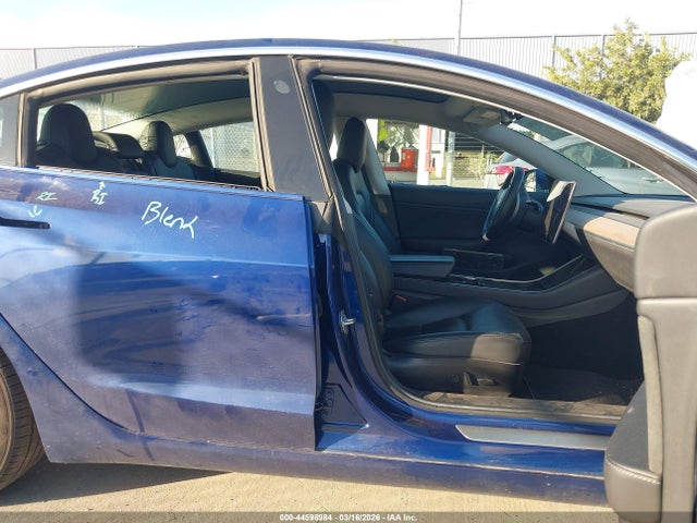 2019 TESLA MODEL 3 5YJ3E1EBXKF497156 Photo 4
