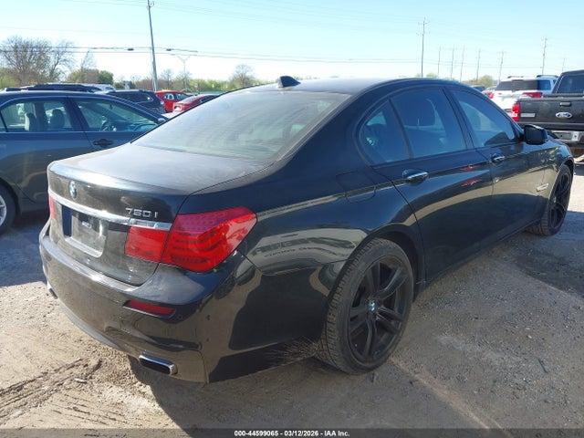 2011 BMW 750I WBAKA8C54BCY37215 Photo 3