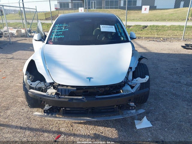 5YJ3E1EB9NF111184 Tesla Model 3 Long Range Dual Motor All-wheel Drive