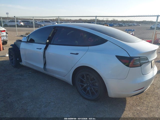 5YJ3E1EB9NF111184 Tesla Model 3 Long Range Dual Motor All-wheel Drive
