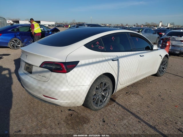 5YJ3E1EB9NF111184 Tesla Model 3 Long Range Dual Motor All-wheel Drive
