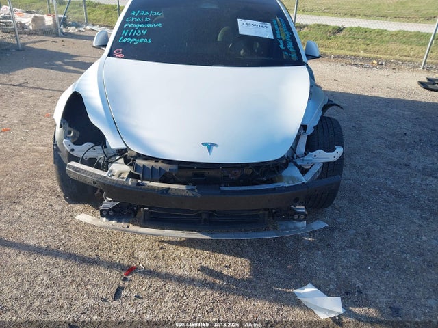 5YJ3E1EB9NF111184 Tesla Model 3 Long Range Dual Motor All-wheel Drive