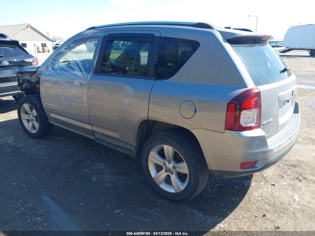 2015 JEEP COMPASS 1C4NJDAB3FD365364 Photo 2