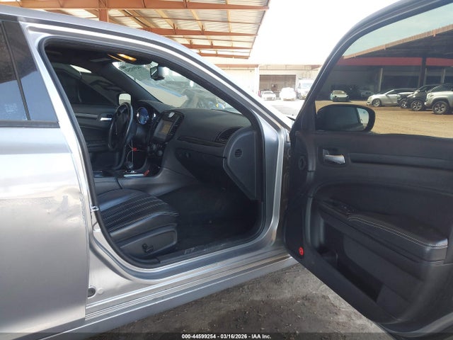 2014 Chrysler 300 300s მანქანა იყიდება აუქციონზე, vin: 2C3CCABG6EH341706, აუქციონის ნომერი: 44599254