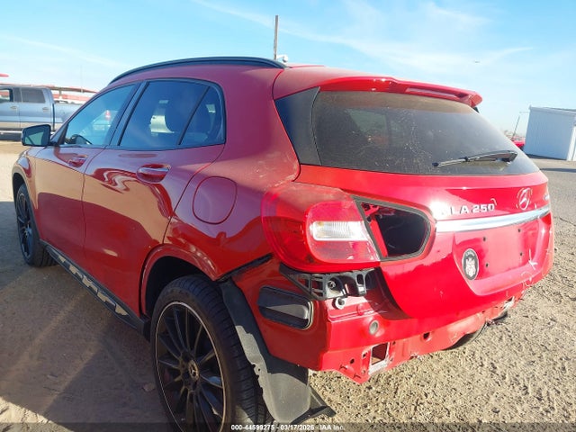 2018 MERCEDES-BENZ GLA 250 WDCTG4GB6JJ500354 Photo 2