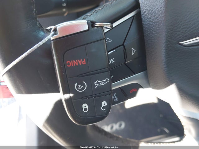 Продаж на аукціоні авто 2015 Chrysler 300c, vin: 2C3CCAEG7FH760368, номер лоту: 44599279