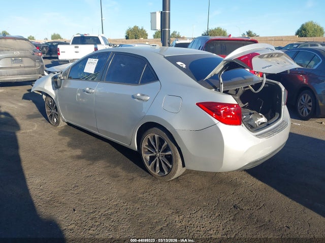 Toyota COROLLA SE 2018 5YFBURHE3JP826124 Image 3