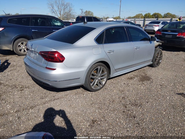 2017 Volkswagen Passat 1.8t R-line მანქანა იყიდება აუქციონზე, vin: 1VWDT7A30HC041701, აუქციონის ნომერი: 44599349