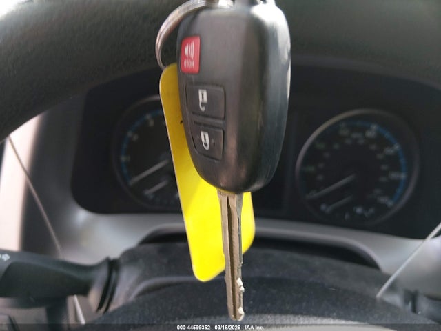 Toyota RAV4 LE 2017 2T3ZFREV6HW397428 Image 11