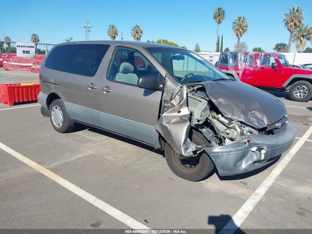 Продажа на аукционе авто 1998 Toyota Sienna Le, vin: 4T3ZF13C4WU061440, номер лота: 44599397