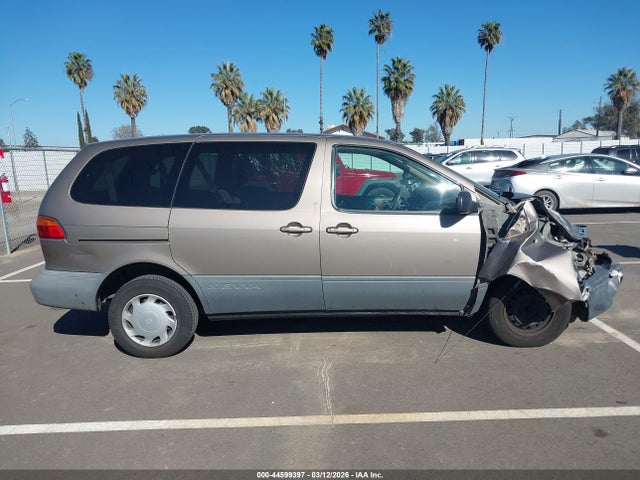 Продаж на аукціоні авто 1998 Toyota Sienna Le, vin: 4T3ZF13C4WU061440, номер лоту: 44599397