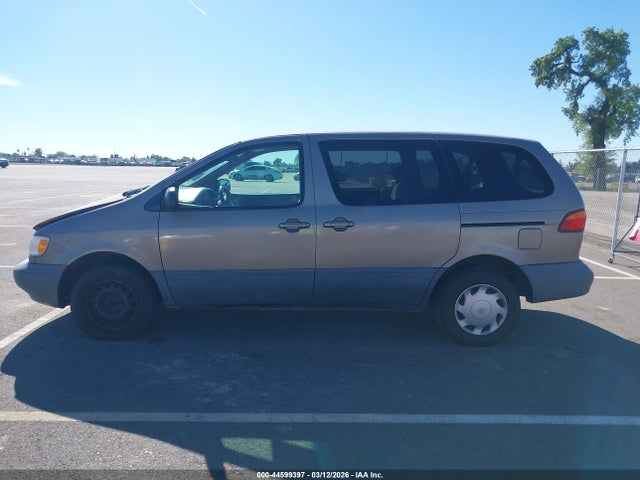 Продаж на аукціоні авто 1998 Toyota Sienna Le, vin: 4T3ZF13C4WU061440, номер лоту: 44599397