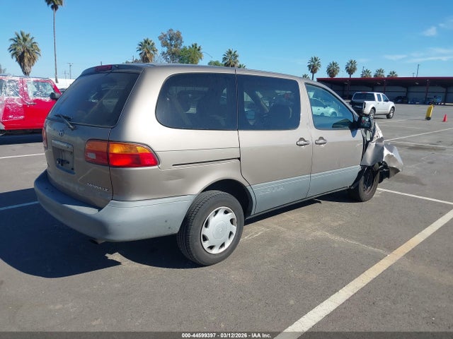 Продаж на аукціоні авто 1998 Toyota Sienna Le, vin: 4T3ZF13C4WU061440, номер лоту: 44599397