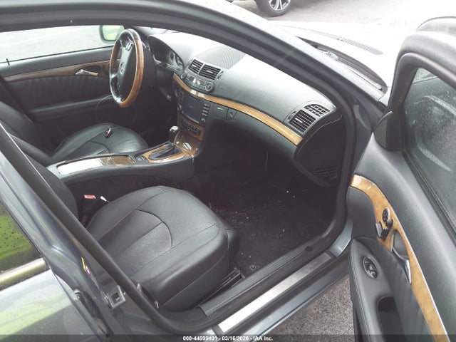 2007 MERCEDES-BENZ E 550 WDBUF90XX7B146498 Photo 4