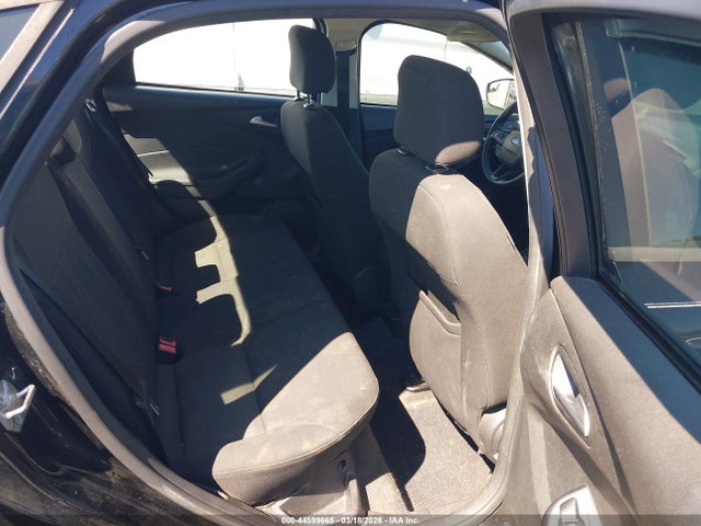 44599665 :رقم المزاد ، 1FADP3F23FL280503 vin ، 2015 Ford Focus Se مزاد بيع