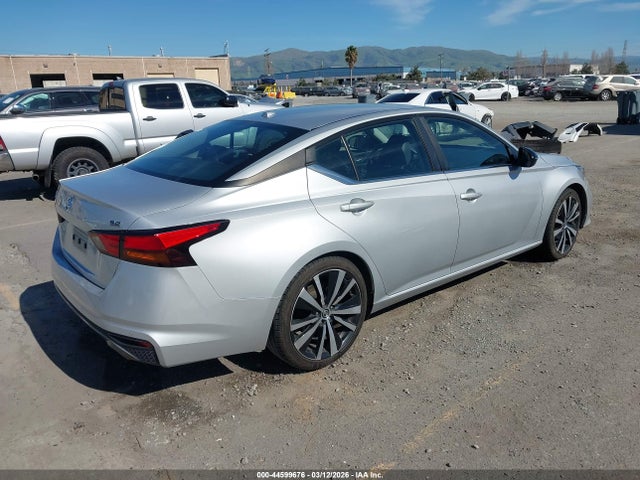 44599676 :رقم المزاد ، 1N4BL4CV6NN355284 vin ، 2022 Nissan Altima Sr Fwd مزاد بيع