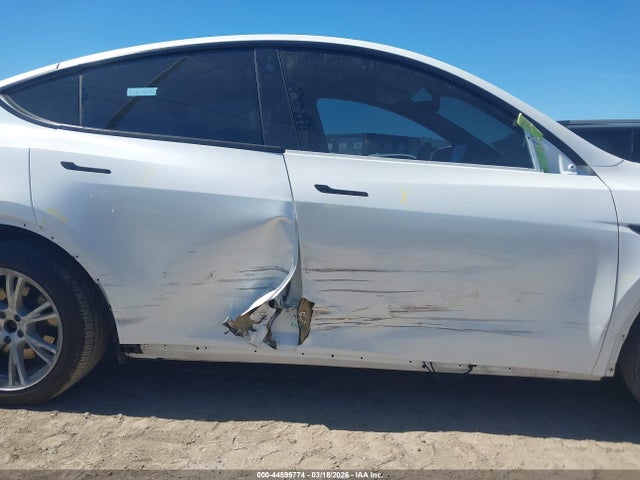 2023 TESLA MODEL Y 7SAYGDEE2PA126785 Photo 5