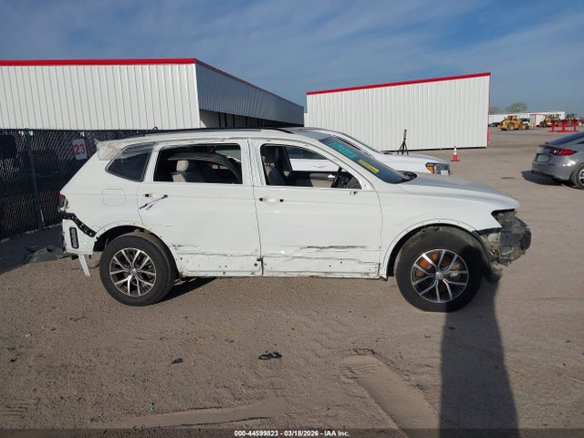 Продажа на аукционе авто 2019 Volkswagen Tiguan, vin: 3VV3B7AX6KM063746, номер лота: 44599823