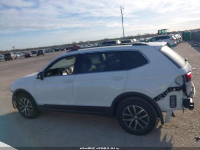 Продажа на аукционе авто 2019 Volkswagen Tiguan, vin: 3VV3B7AX6KM063746, номер лота: 44599823