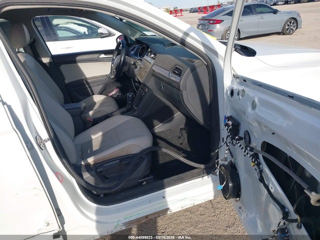 Продажа на аукционе авто 2019 Volkswagen Tiguan, vin: 3VV3B7AX6KM063746, номер лота: 44599823