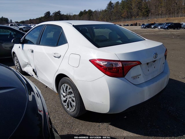 Toyota COROLLA LE 2018 2T1BURHE2JC054621 Image 3