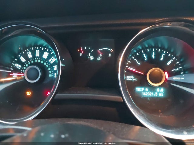 1ZVBP8AM8E5274624 Ford Mustang V6