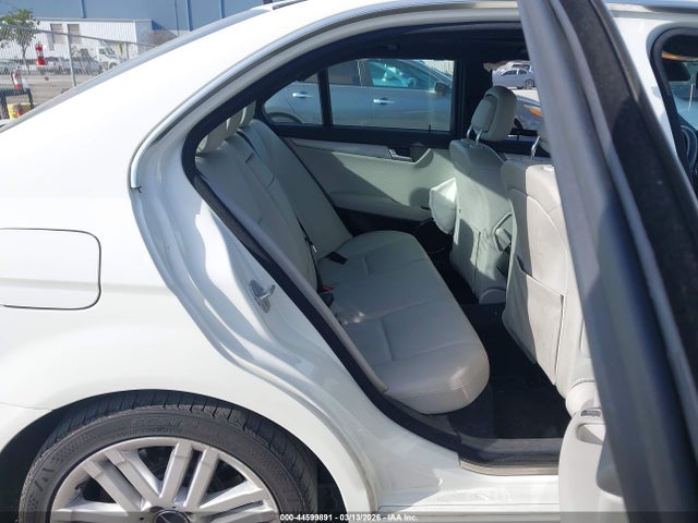 Продаж на аукціоні авто 2009 Mercedes-benz C 300 Luxury/sport, vin: WDDGF54X09R057265, номер лоту: 44599891