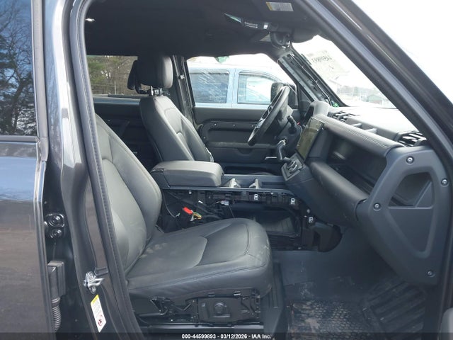 SALEJ7EXXT2482706 Land Rover Defender P300 S