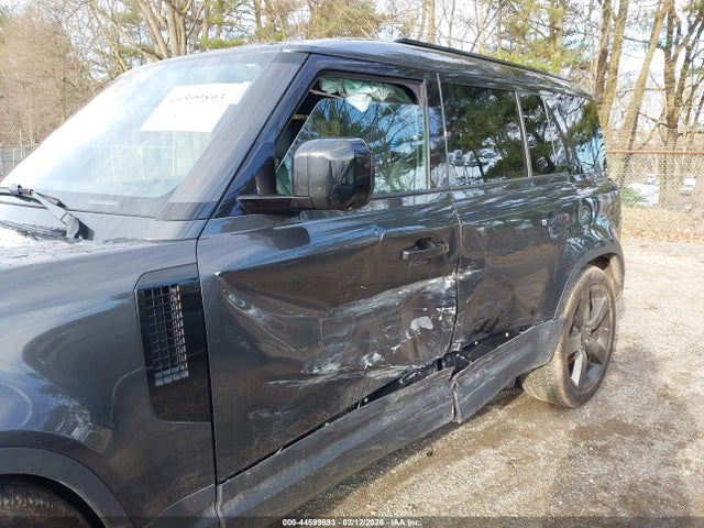 SALEJ7EXXT2482706 Land Rover Defender P300 S