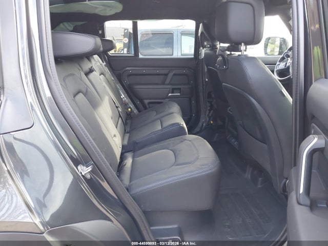 SALEJ7EXXT2482706 Land Rover Defender P300 S
