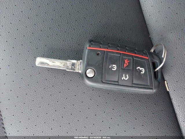 3VW817AU5FM068856 Volkswagen Golf Tsi S 2-door