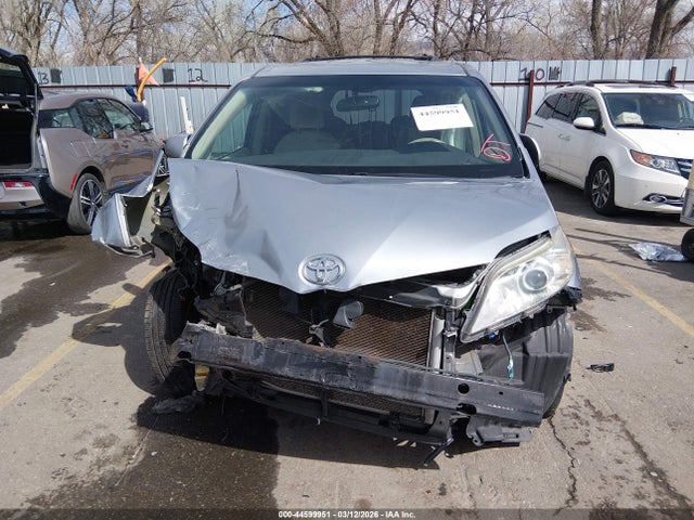 2011 Toyota Sienna Le V6 მანქანა იყიდება აუქციონზე, vin: 5TDKK3DC0BS046016, აუქციონის ნომერი: 44599951