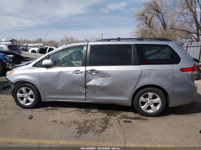 2011 Toyota Sienna Le V6 მანქანა იყიდება აუქციონზე, vin: 5TDKK3DC0BS046016, აუქციონის ნომერი: 44599951