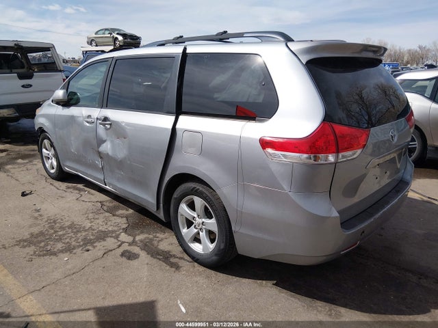 2011 Toyota Sienna Le V6 მანქანა იყიდება აუქციონზე, vin: 5TDKK3DC0BS046016, აუქციონის ნომერი: 44599951