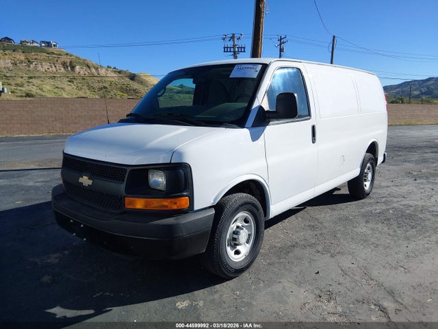 Chevrolet Express 2500 Work Van 2015 1GCWGFCF3F1242289 Image 2
