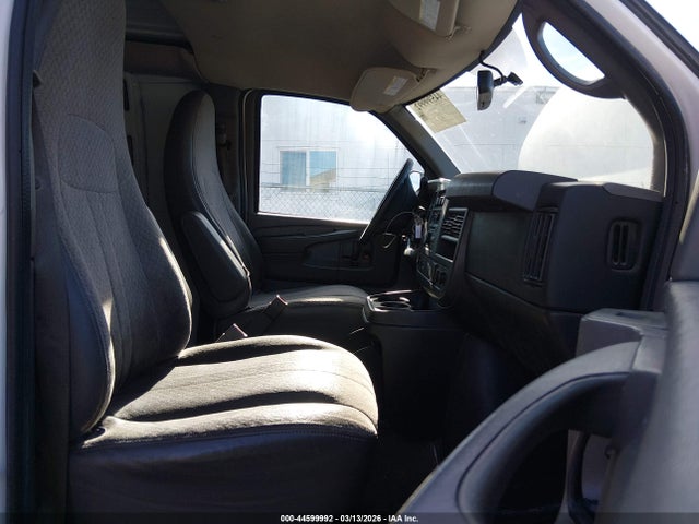 Chevrolet Express 2500 Work Van 2015 1GCWGFCF3F1242289 Image 5