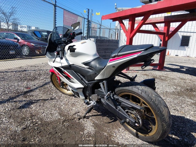 MH3RH18Y8NK009154 Yamaha Yzfr3 A