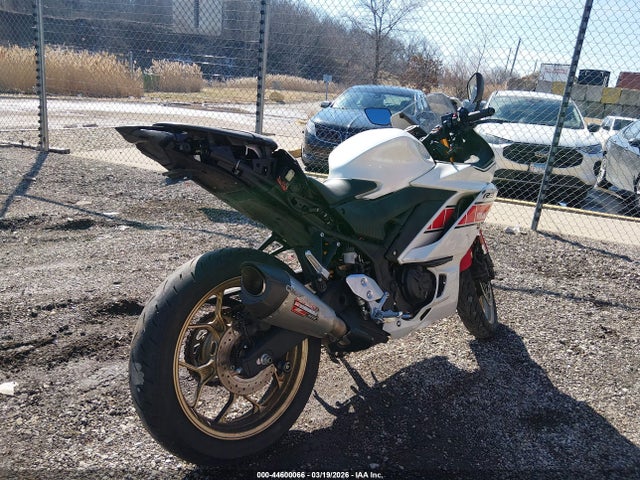 MH3RH18Y8NK009154 Yamaha Yzfr3 A