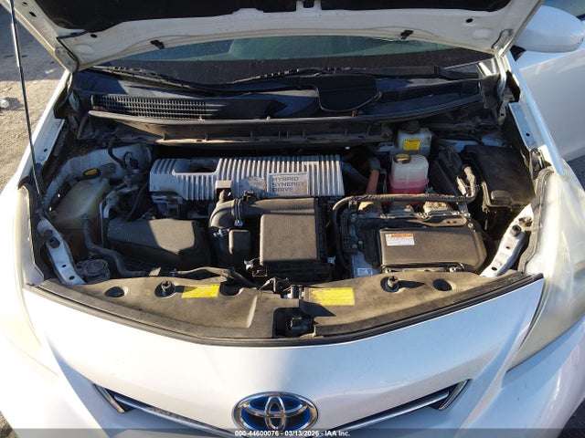 JTDZN3EUXE3322558 Toyota Prius V Three