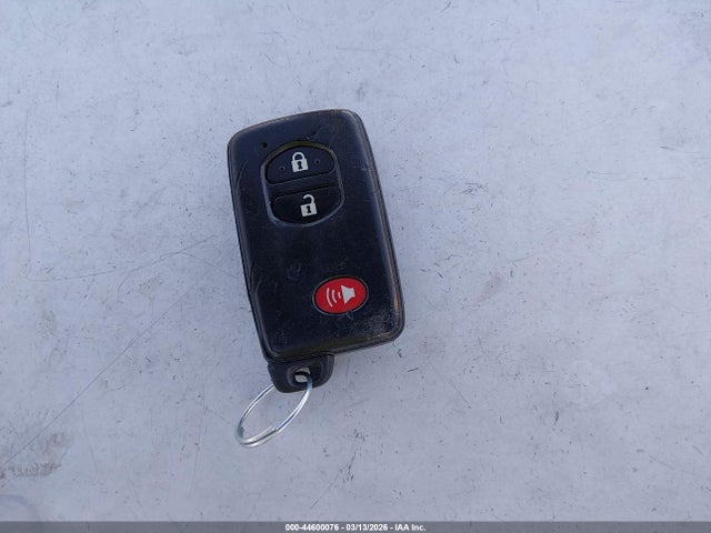 JTDZN3EUXE3322558 Toyota Prius V Three