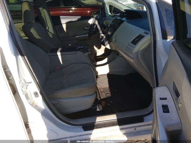 JTDZN3EUXE3322558 Toyota Prius V Three