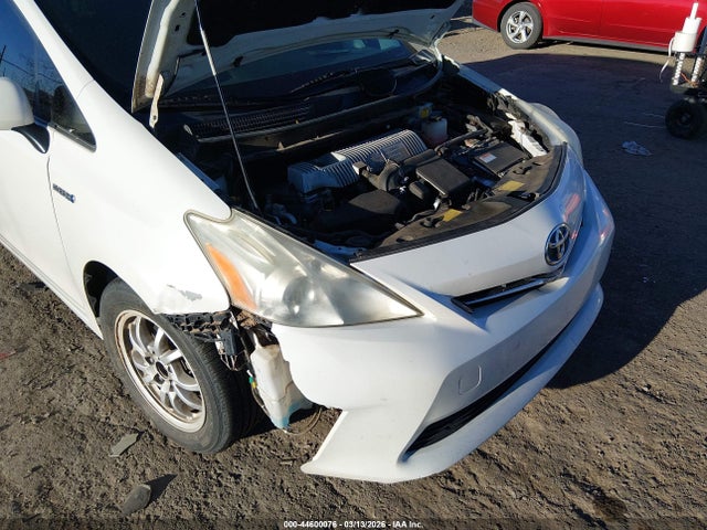 JTDZN3EUXE3322558 Toyota Prius V Three
