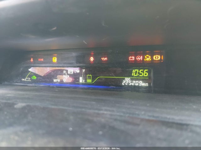 JTDZN3EUXE3322558 Toyota Prius V Three