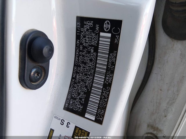 JTDZN3EUXE3322558 Toyota Prius V Three